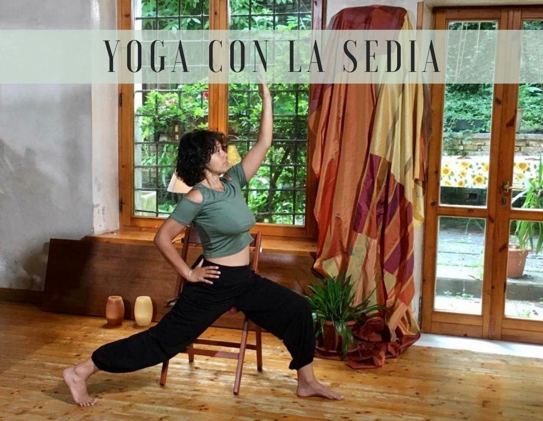 Lezione di Yoga con la sedia adatta a tutti