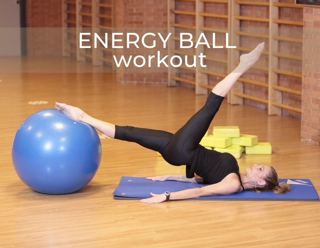 Pilates, workout con la fitball per schiena e gambe